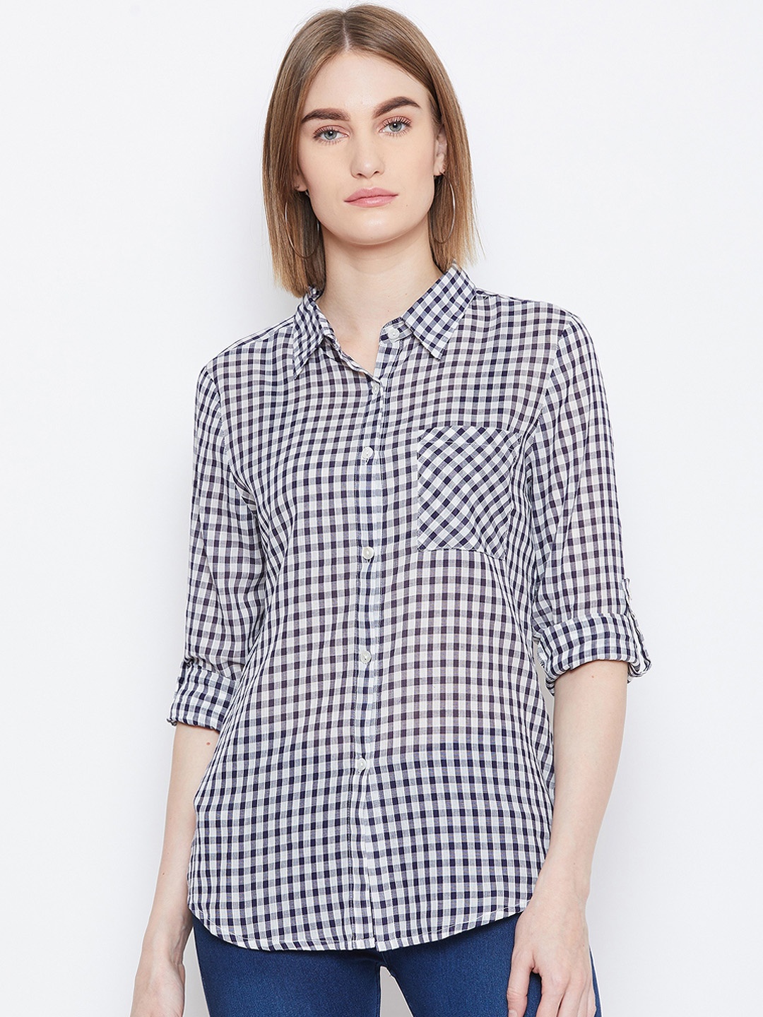 

Ruhaans Women White & Navy Blue Regular Fit Checked Casual Shirt