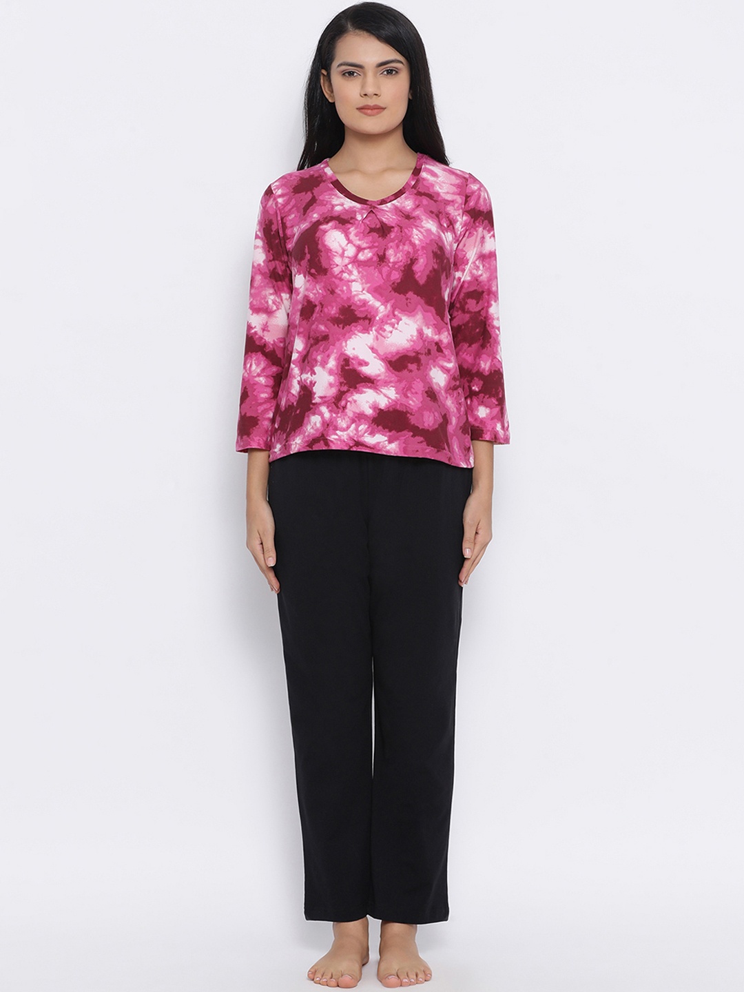 

Clovia Women Burgundy & Black Printed Night suit COMLS0087S