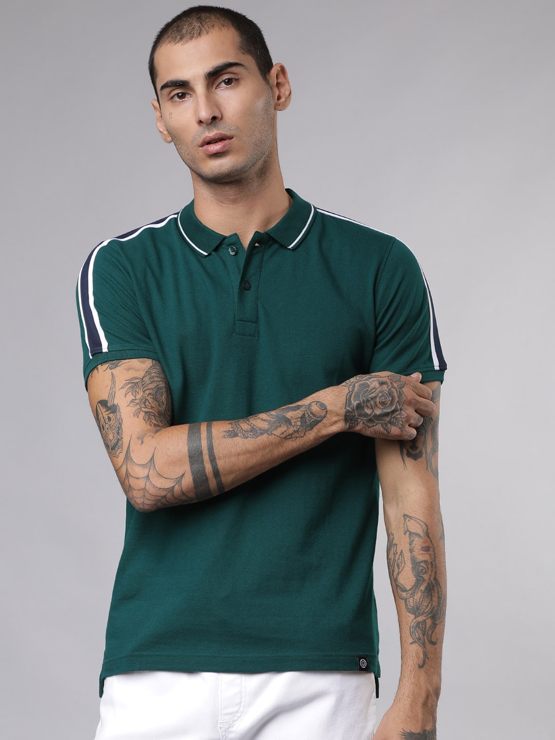 

LOCOMOTIVE Men Green Solid Polo Collar T-shirt