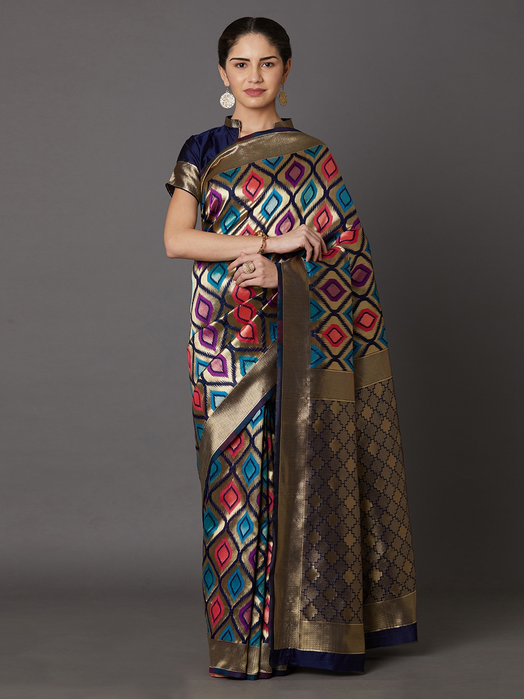 

Mitera Navy Blue & Gold-Toned Silk Blend Woven Design Kanjeevaram Saree