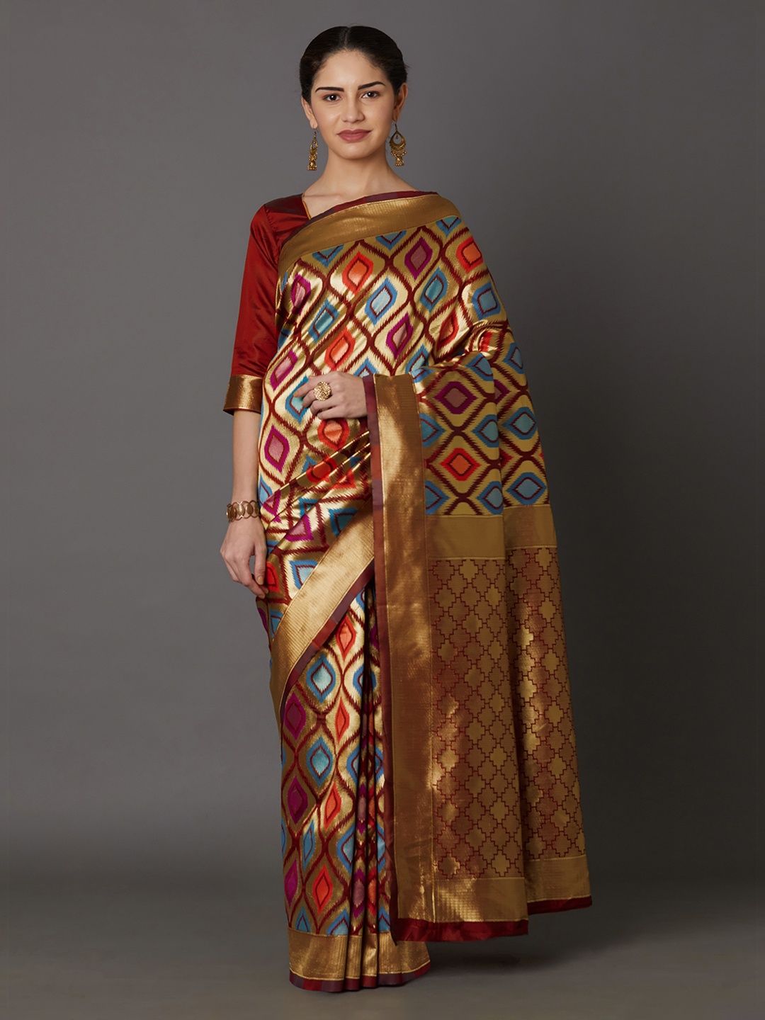 

Mitera Maroon & Gold-Toned Silk Blend Woven Design Kanjeevaram Saree