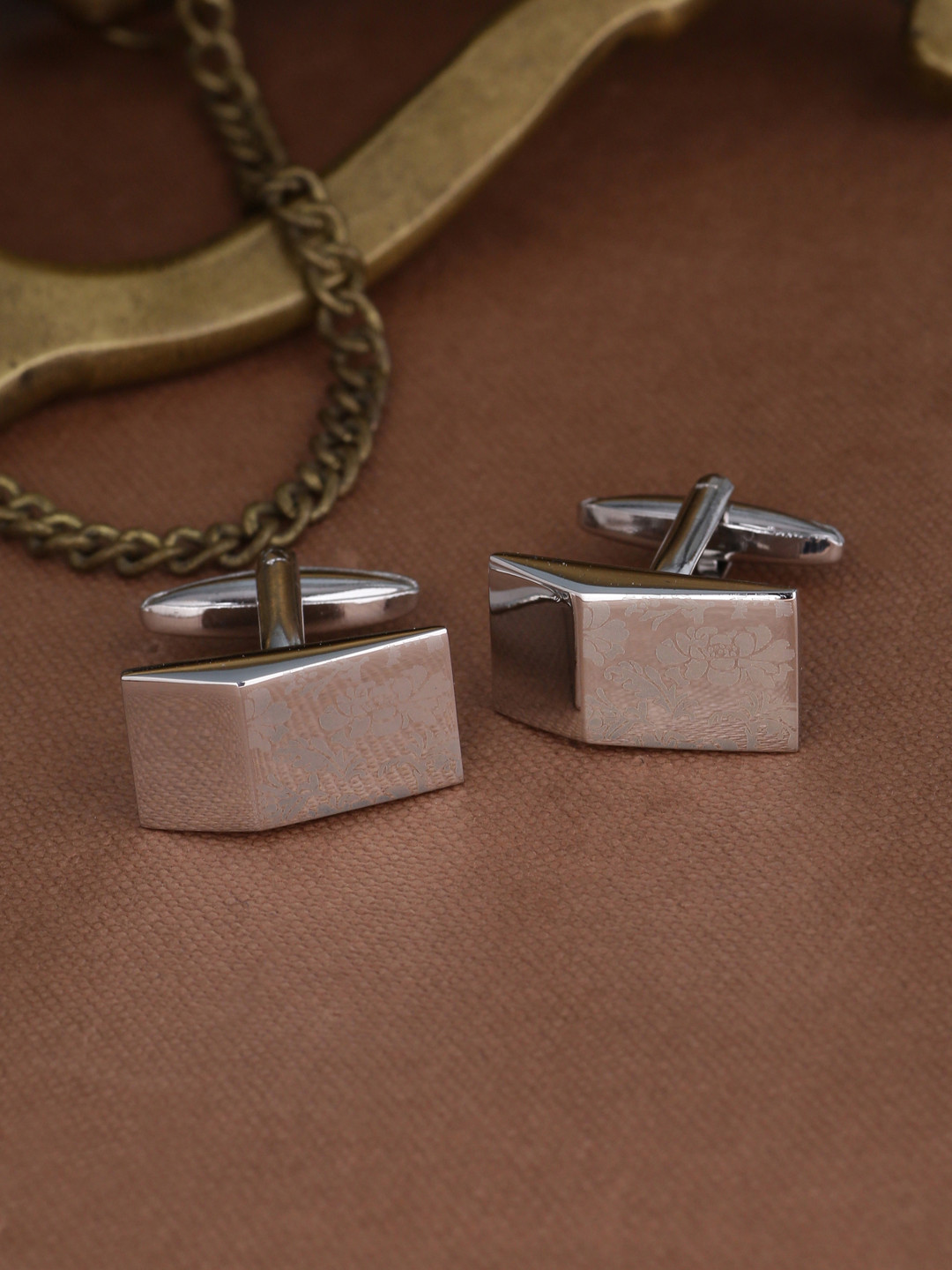 

Tistabene White Geometric Cufflinks