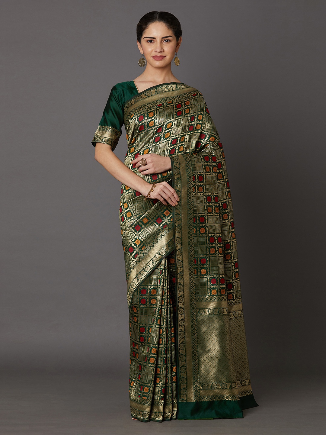 

Mitera Green & Gold-Toned Silk Blend Woven Design Kanjeevaram Saree