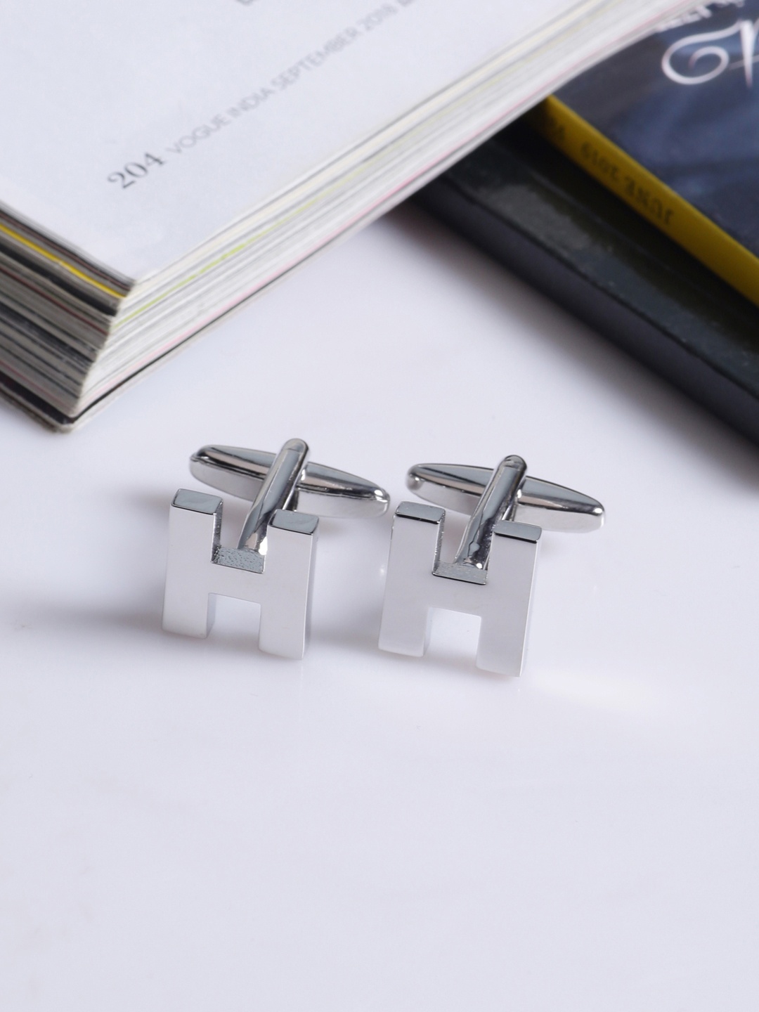 

Tistabene White Alphabet Cufflinks