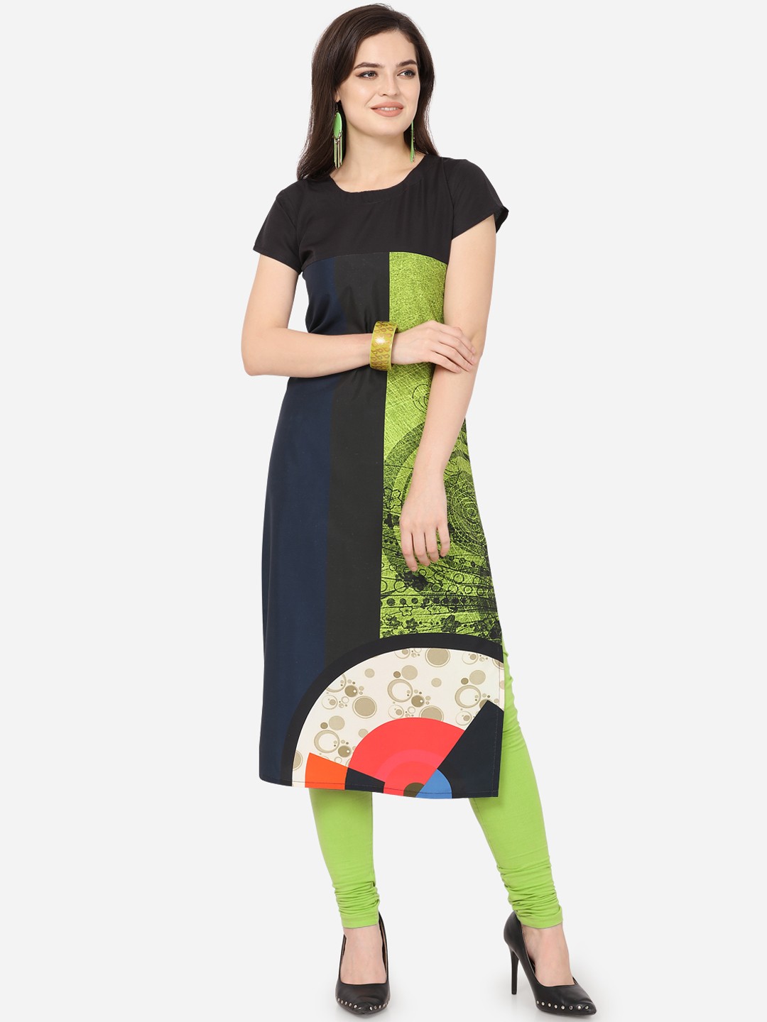

Kvsfab Women Black & Green Printed Straight Kurta
