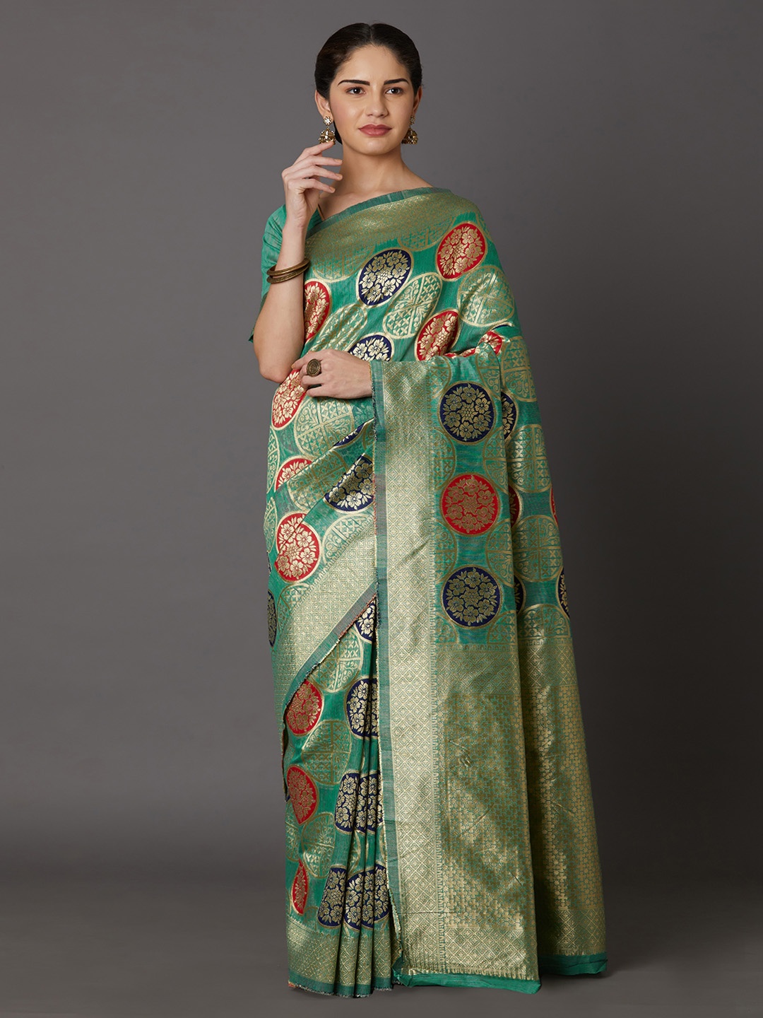 

Mitera Green & Gold-Toned Silk Blend Woven Design Kanjeevaram Saree