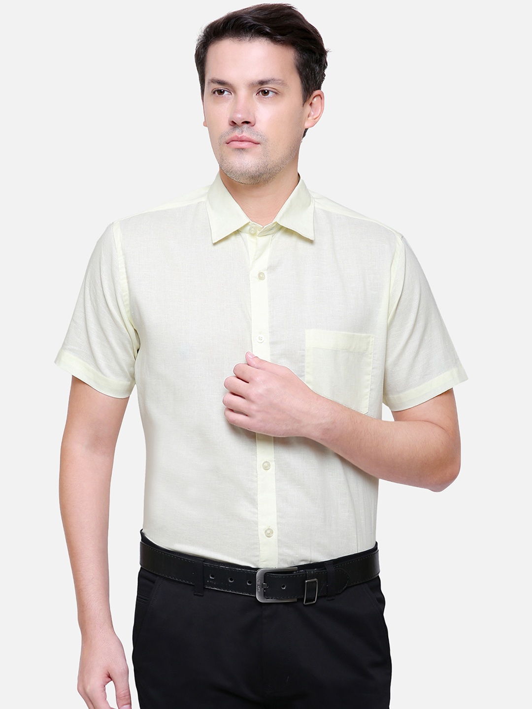 

Southbay Men Yellow Smart Tailored Fit Solid Formal Shirt
