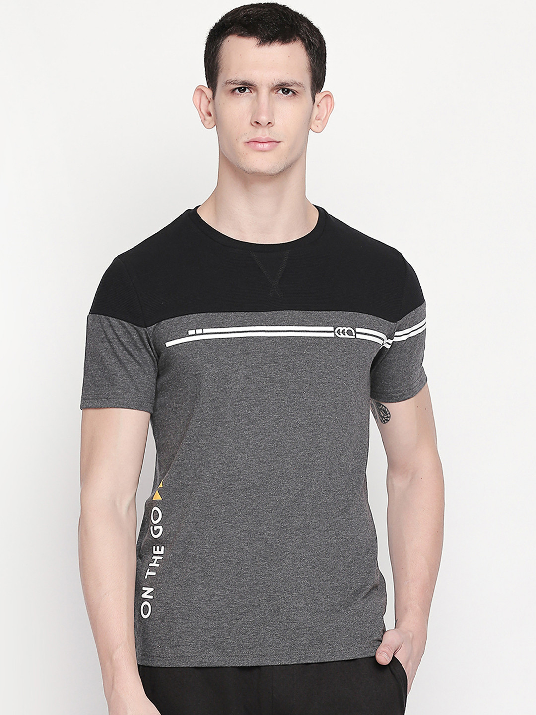 

Ajile by Pantaloons Men Grey Colourblocked Round Neck T-shirt