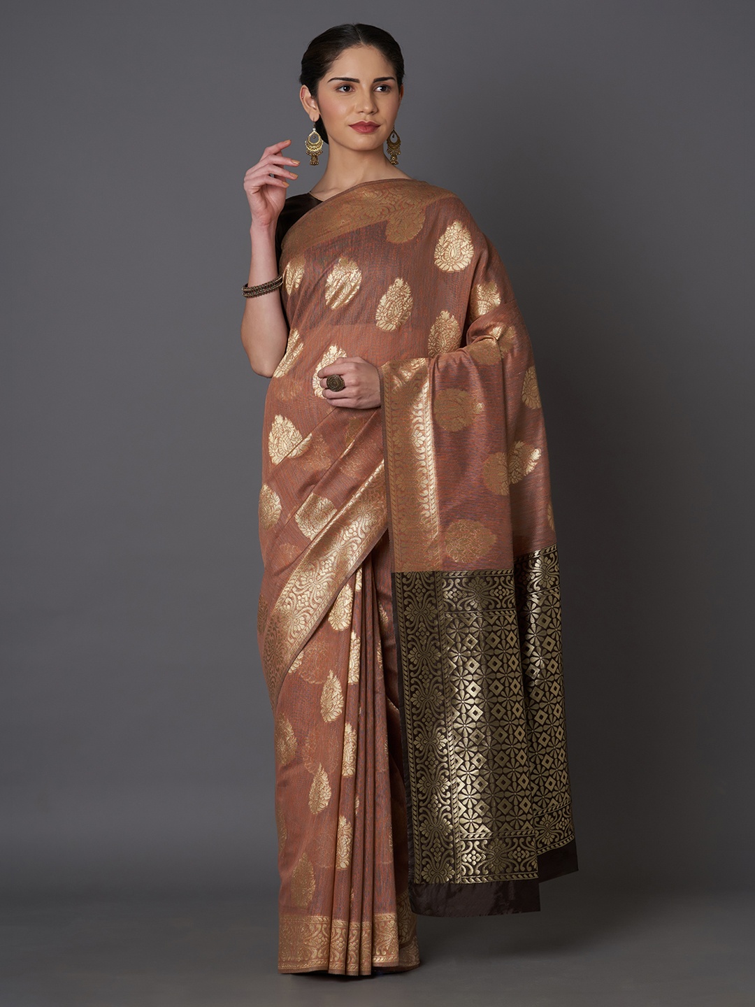 

Mitera Brown Silk Blend Woven Design Kanjeevaram Saree