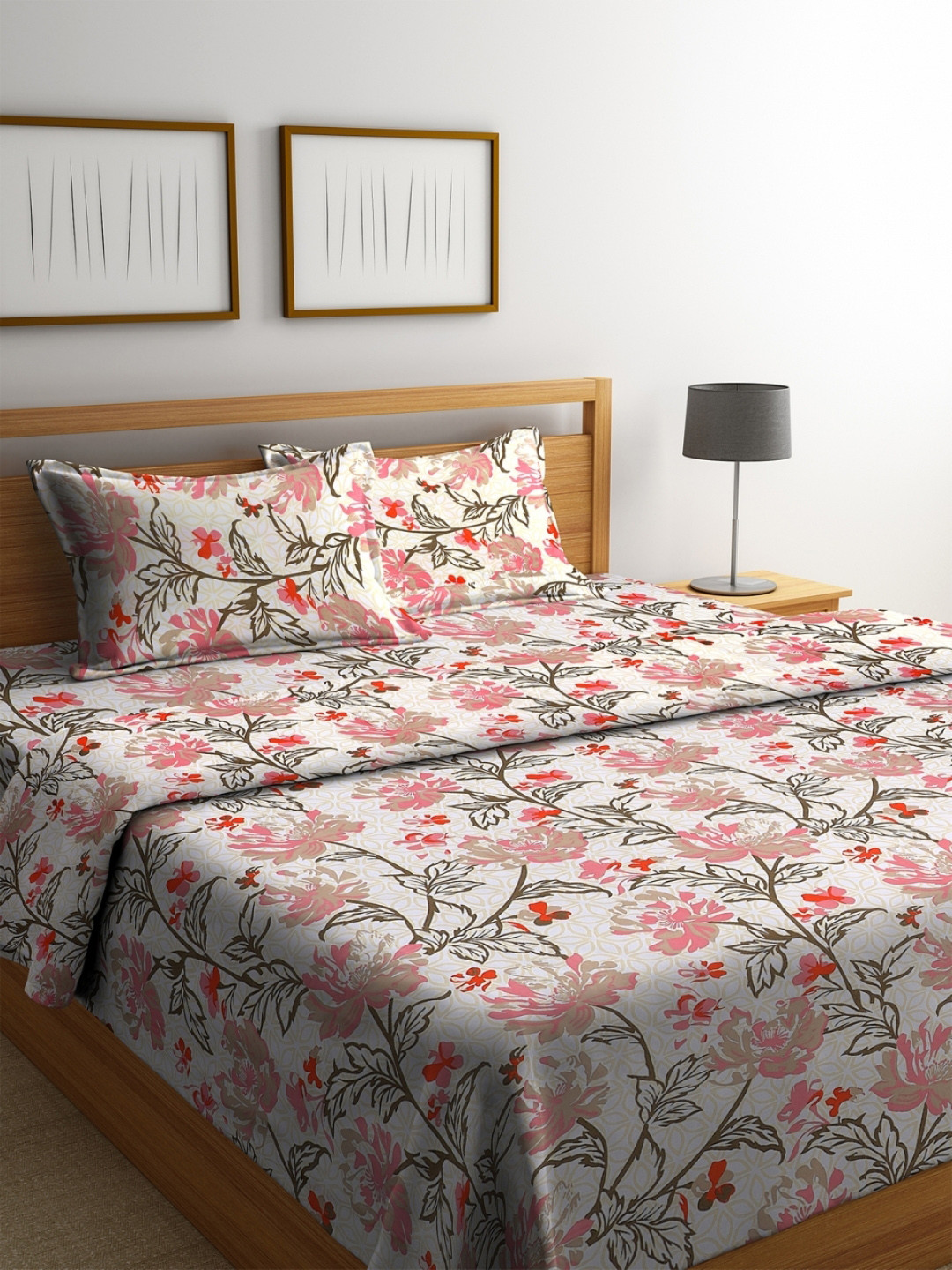 

ROMEE Off-White & Pink Floral Printed Reversible AC Comforter with Bedsheet and 2 Pillow Covers