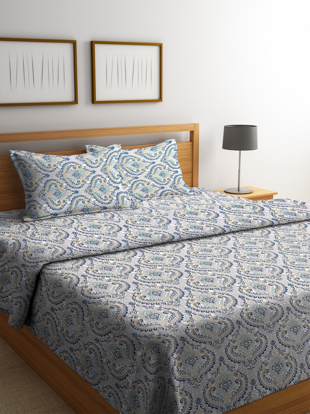 

ROMEE White & Grey Printed Reversible AC Comforter with Bedsheet and 2 Pillow Covers