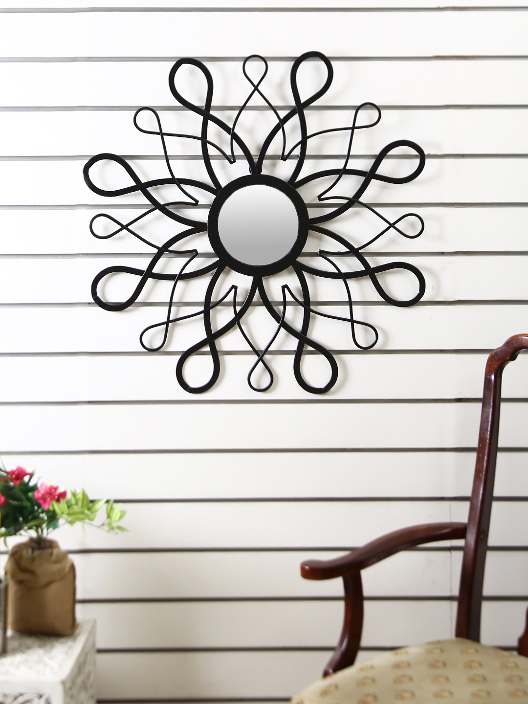 

HOSLEY Black Round Optical Art Pattern Iron Wall Mirror
