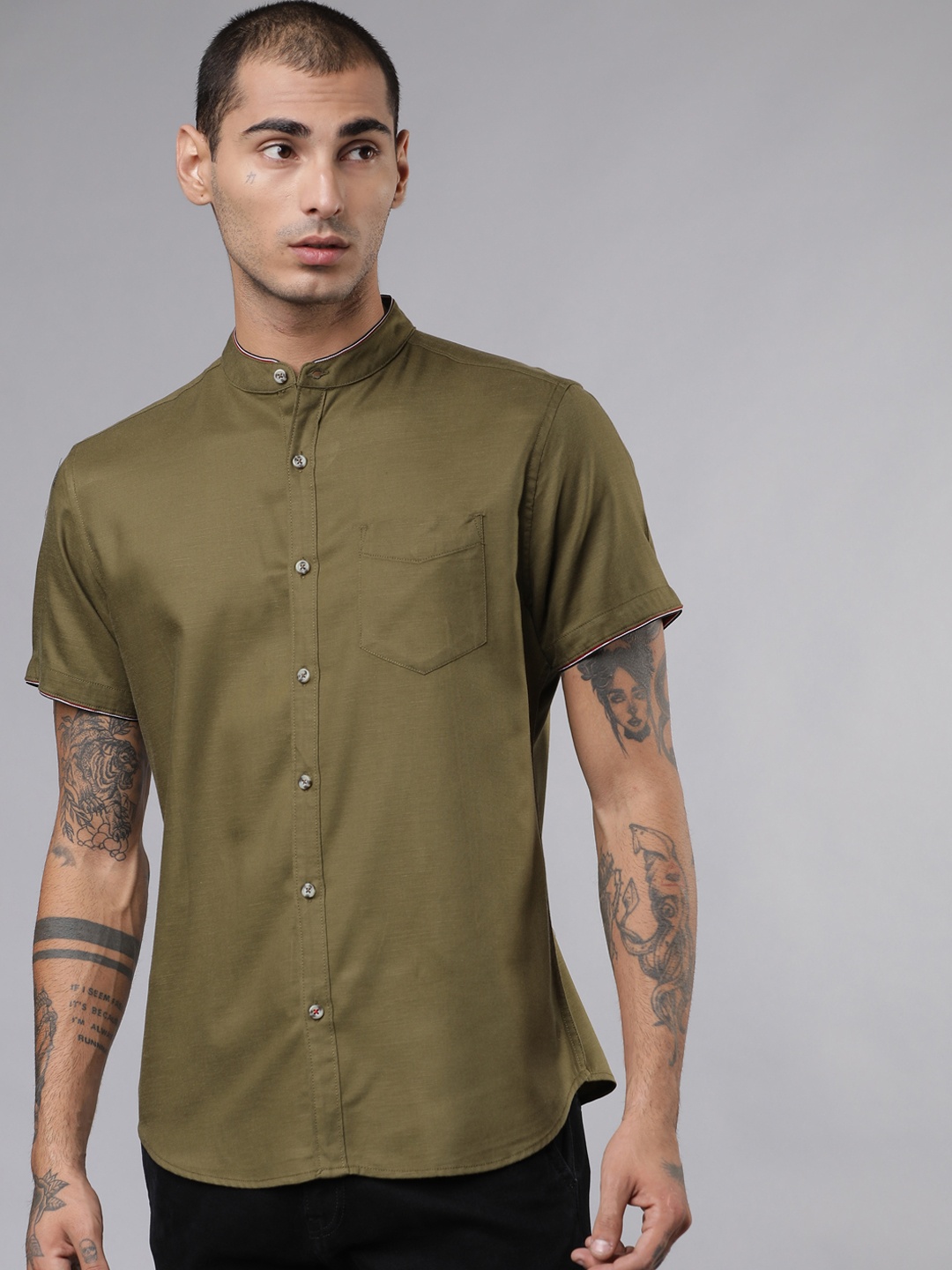

LOCOMOTIVE Men Olive Green Slim Fit Solid Casual Shirt