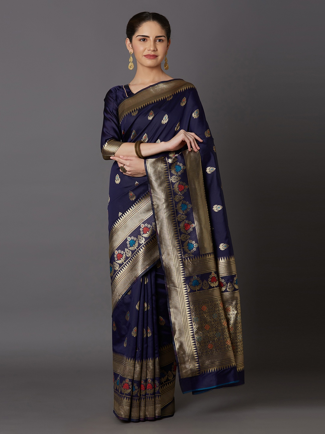 

Mitera Navy Blue & Gold-Toned Silk Blend Woven Design Kanjeevaram Saree