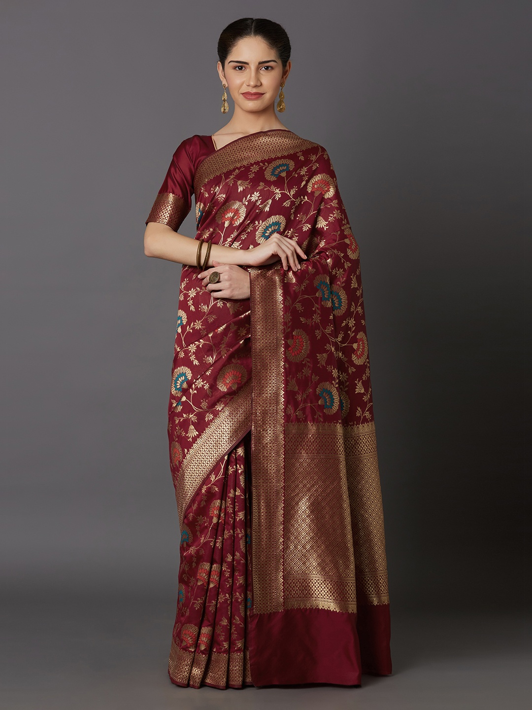 

Mitera Maroon & Gold-Toned Silk Blend Woven Design Kanjeevaram Saree