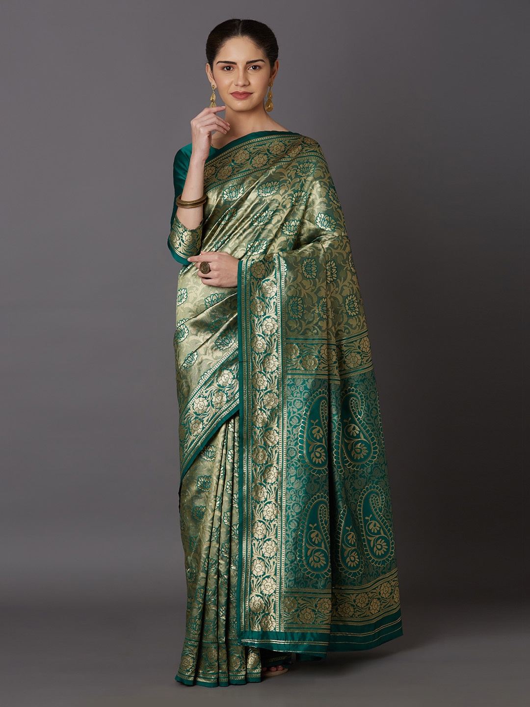

Mitera Green & Gold-Toned Silk Blend Woven Design Kanjeevaram Saree