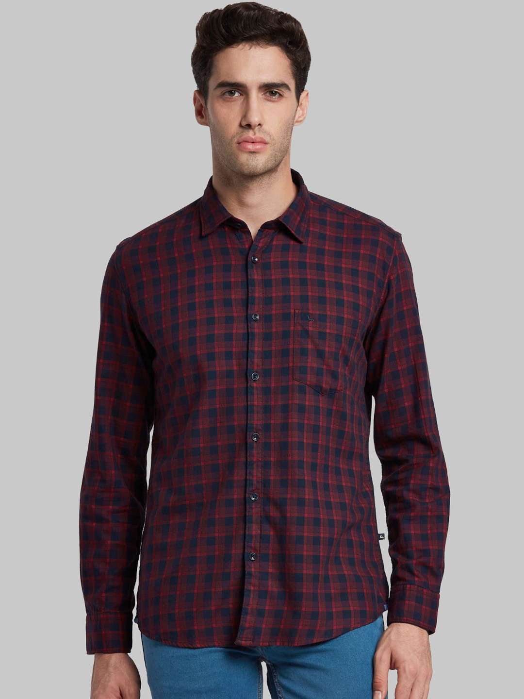 

Parx Men Red & Navy Blue Slim Fit Checked Casual Shirt
