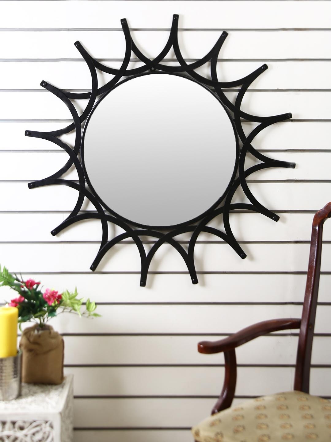 

HOSLEY Black Sunflower Iron Decorative Wall Mirror, Silver