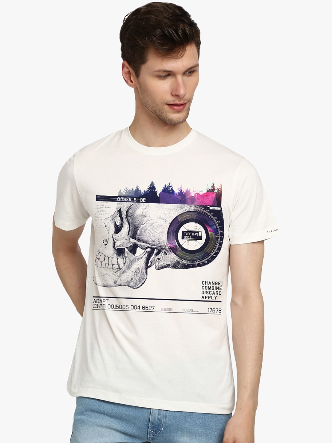 

THREADCURRY Men White & Black Printed Round Neck T-shirt