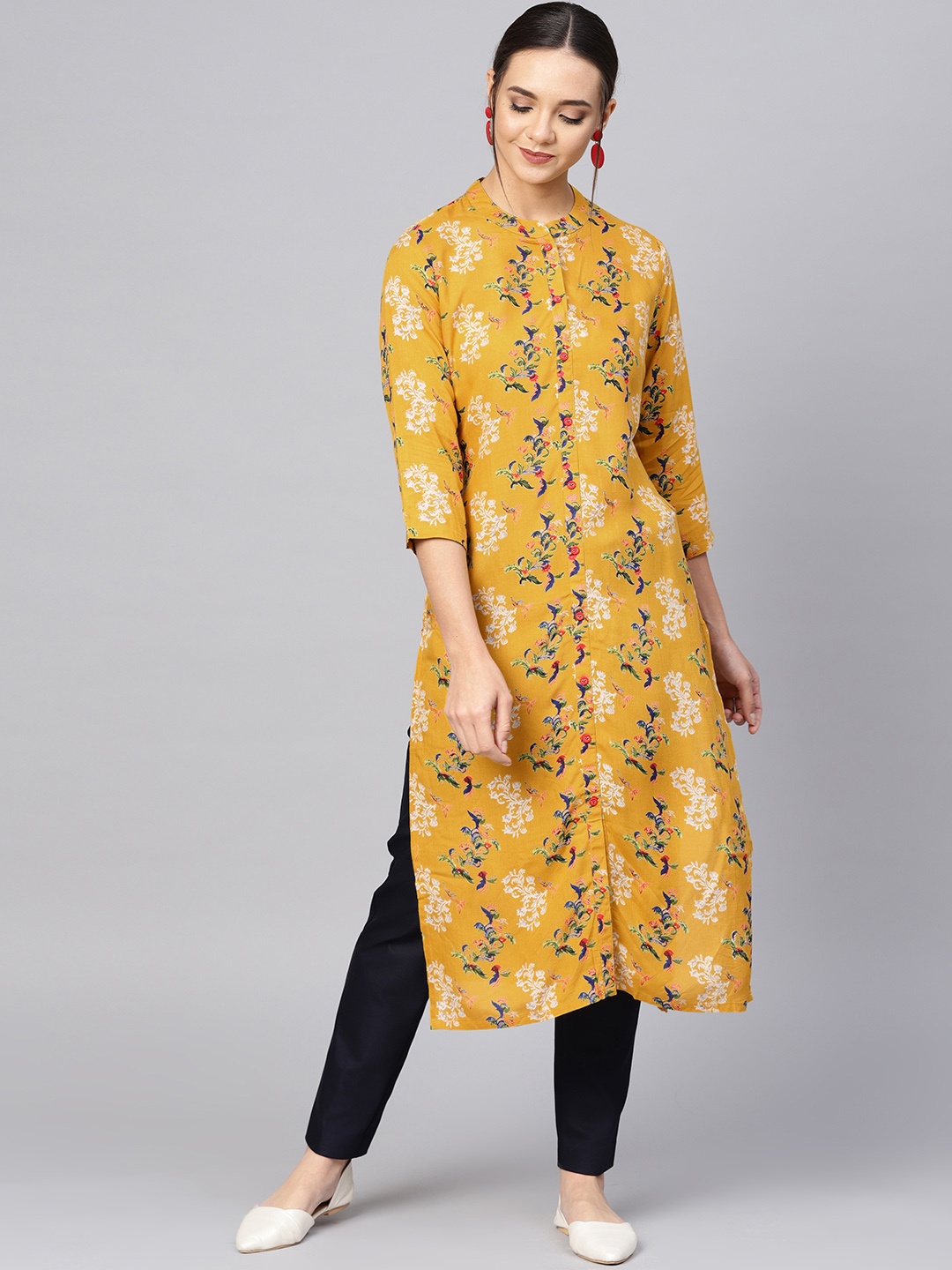 

Varanga Women Mustard Yellow Printed Straight Kurta