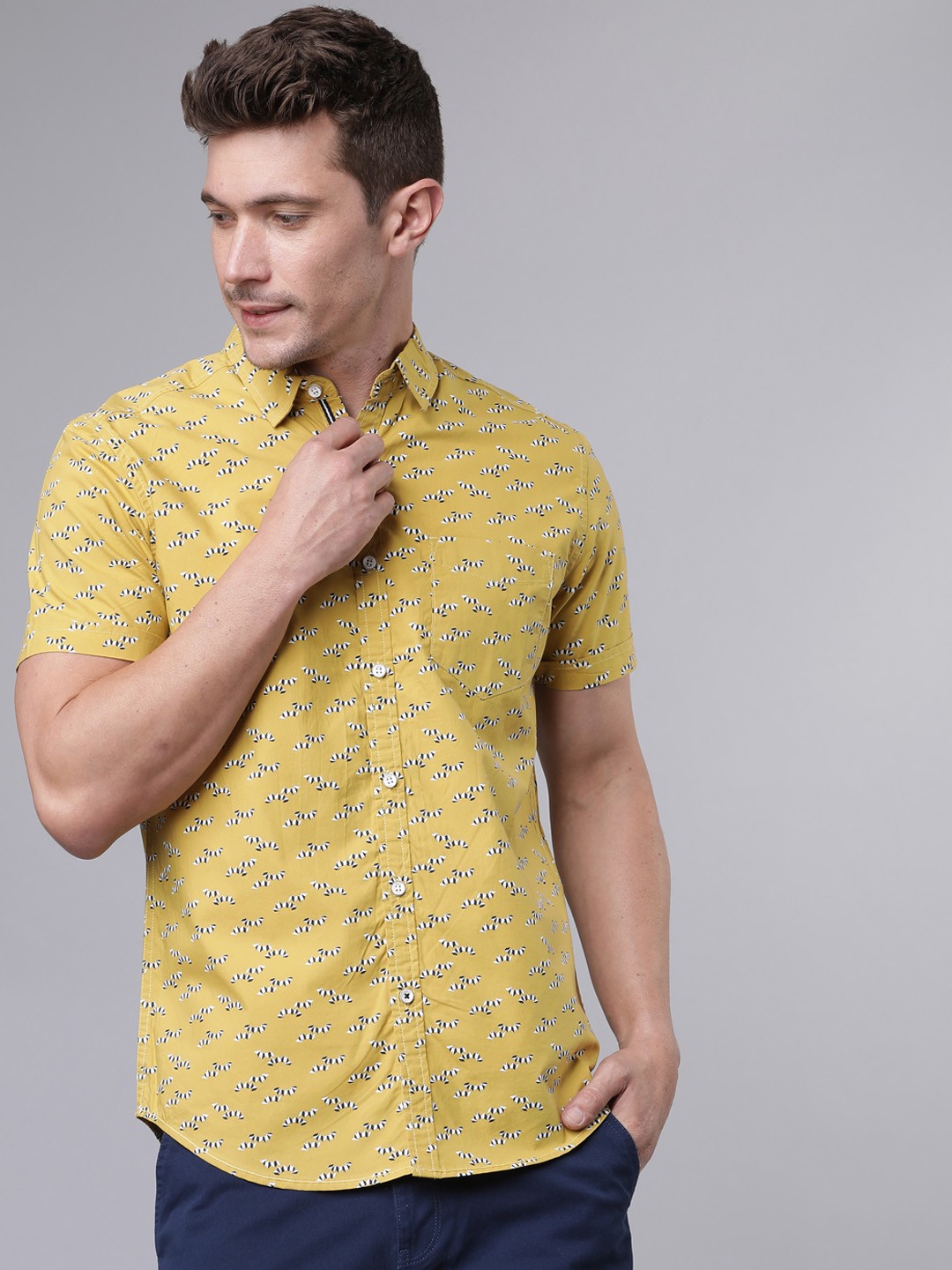 

LOCOMOTIVE Men Mustard & White Slim Fit Printed Casual Shirt