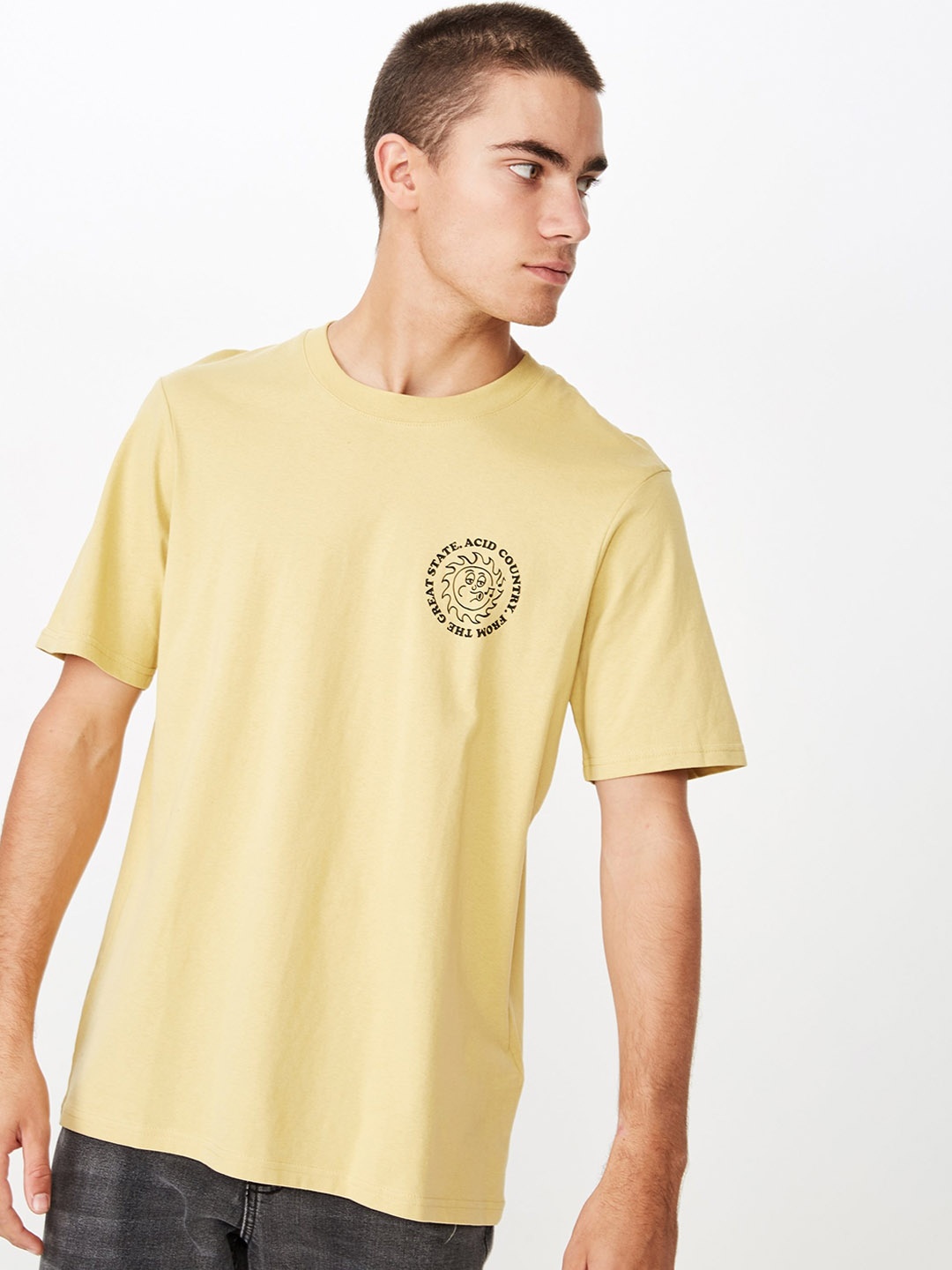 

COTTON ON Men Yellow Solid Round Neck T-shirt
