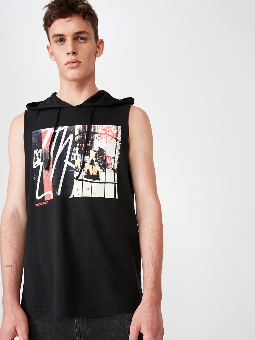 

COTTON ON Men Black Printed Hood T-shirt