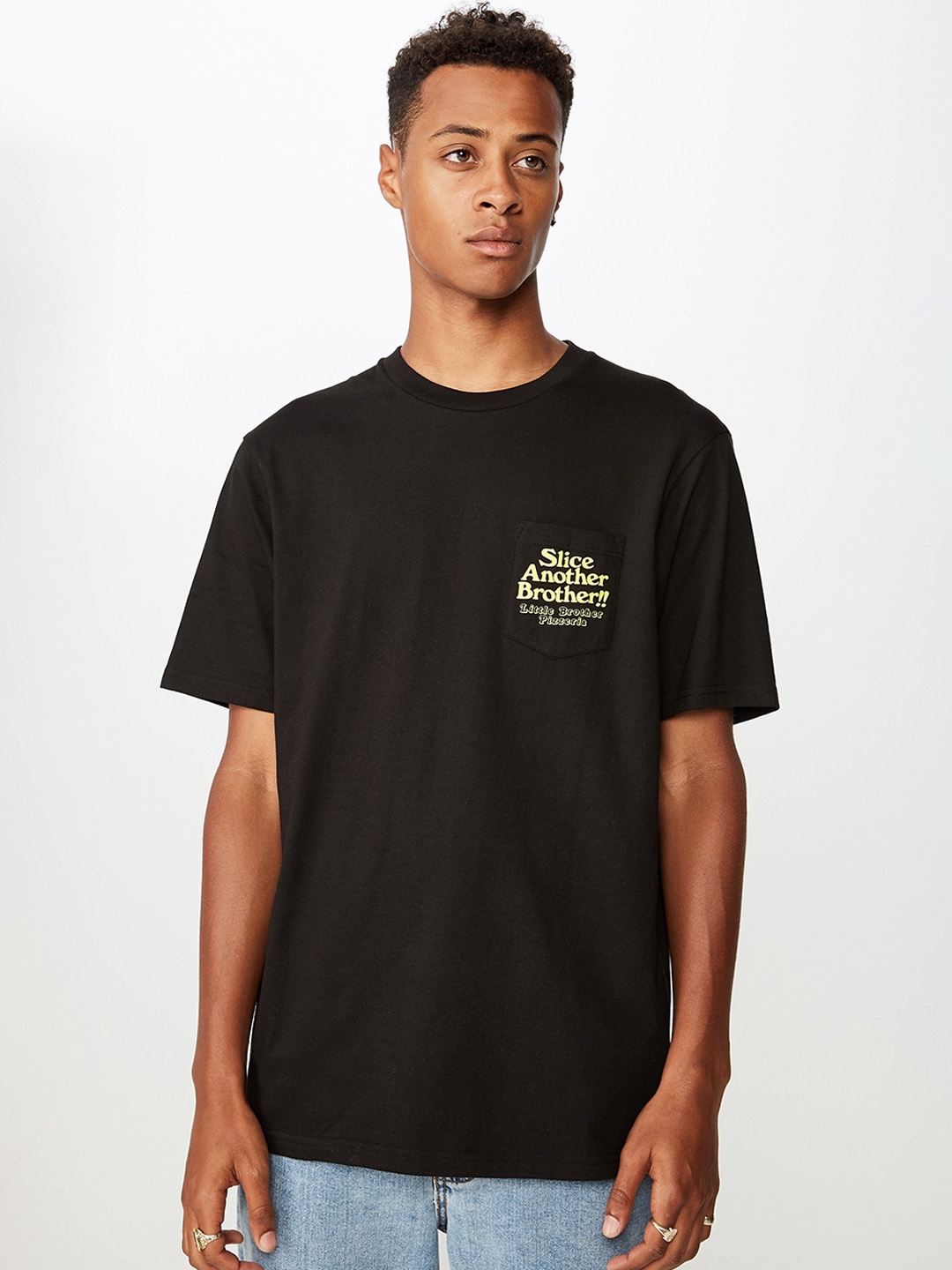 

COTTON ON Men Black & Yellow Printed Round Neck T-shirt