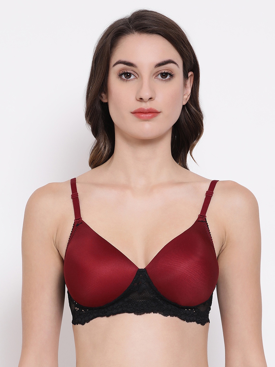 

Clovia Maroon & Black Colourblocked Non-Wired Lightly Padded T-Shirt Bra BR1806P09