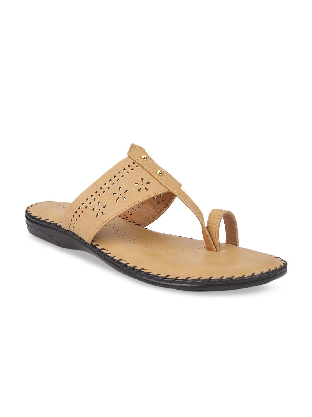 

VALIOSAA Women Cream-Coloured Textured One Toe Flats
