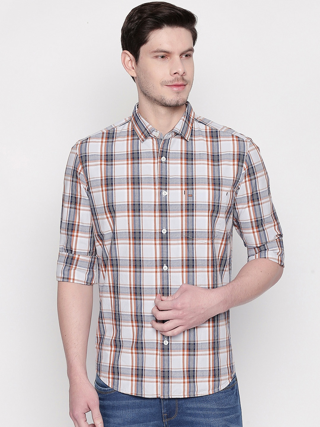 

Basics Men Off-White & Navy Blue Slim Fit Checked Casual Shirt