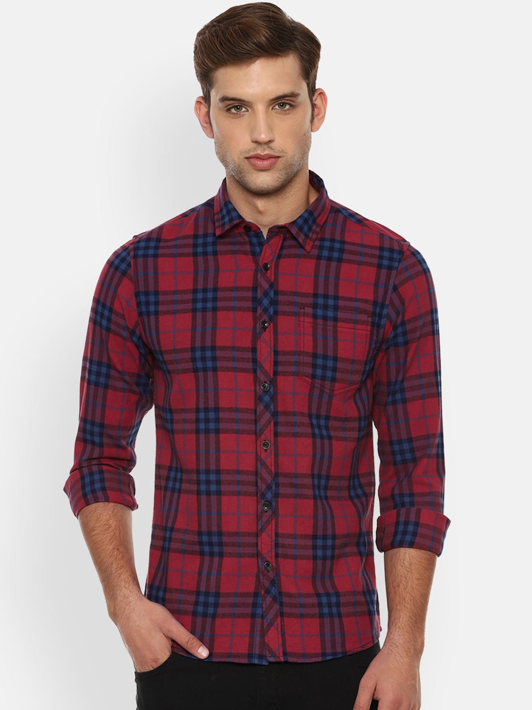 

People Men Red & Navy Blue Regular Fit Checked Casual Shirt