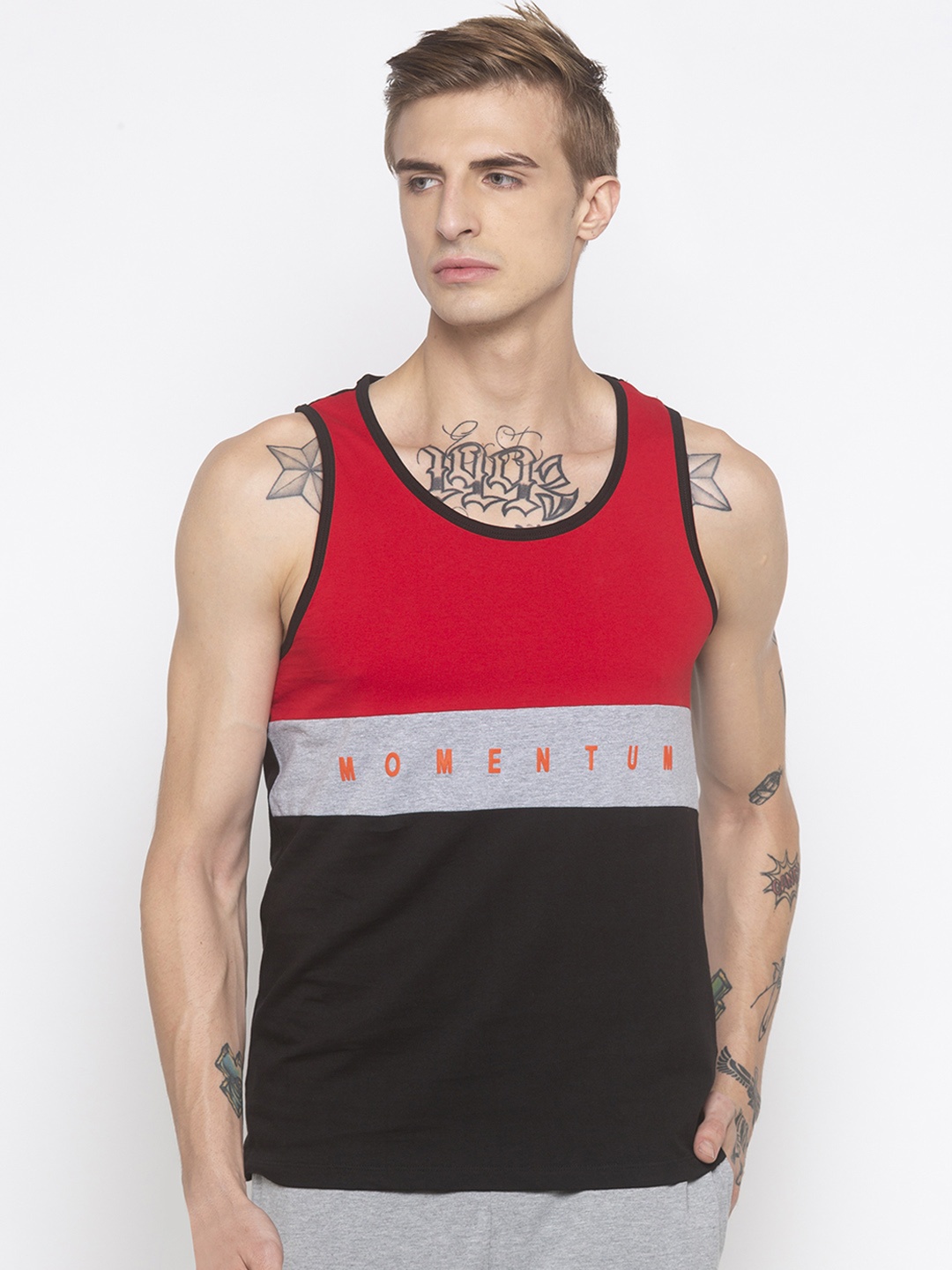 

Globus Men Red & Black Slim Fit Colourblocked Round Neck T-shirt