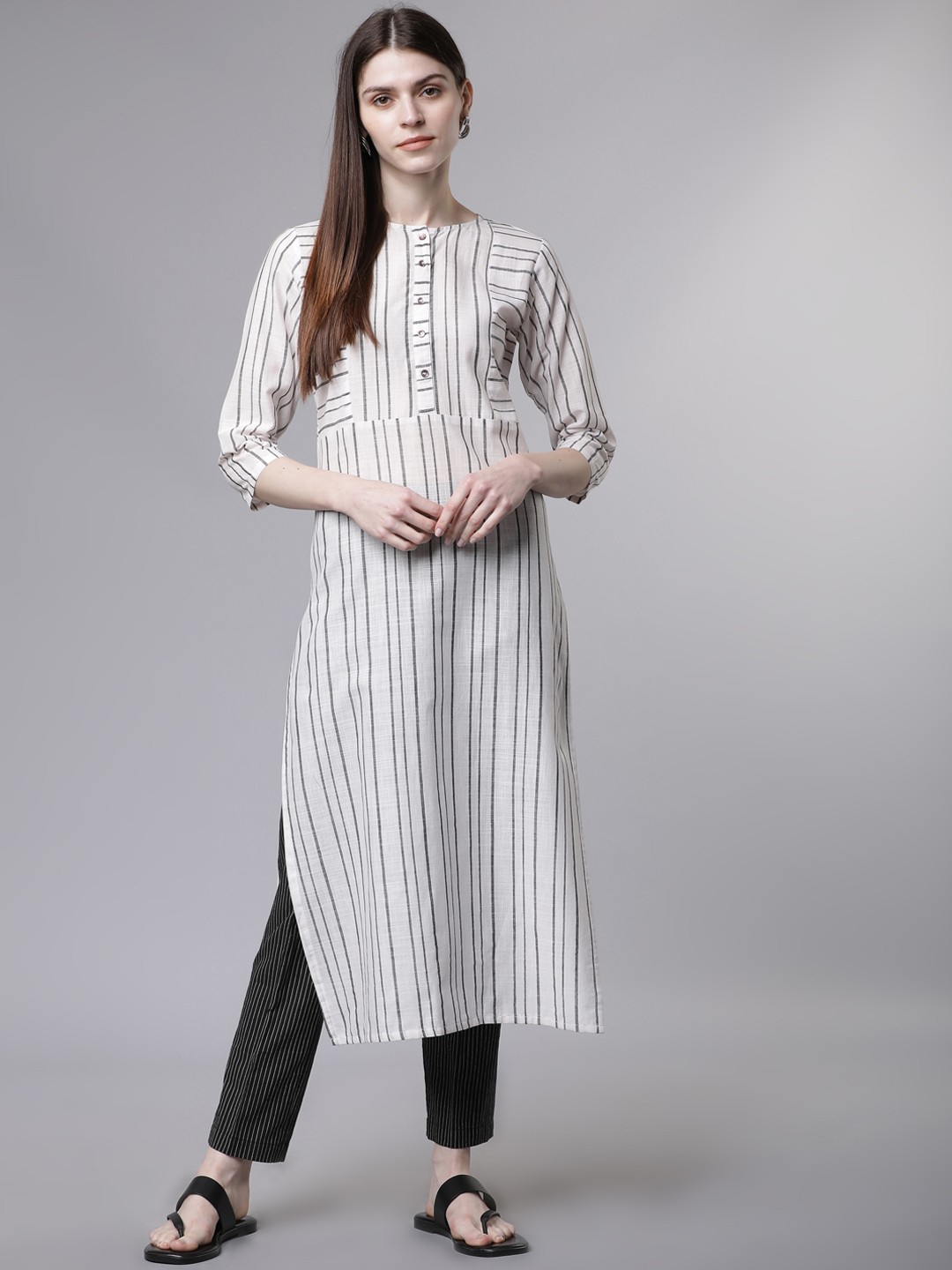 

Vishudh Women White & Grey Striped Straight Kurta