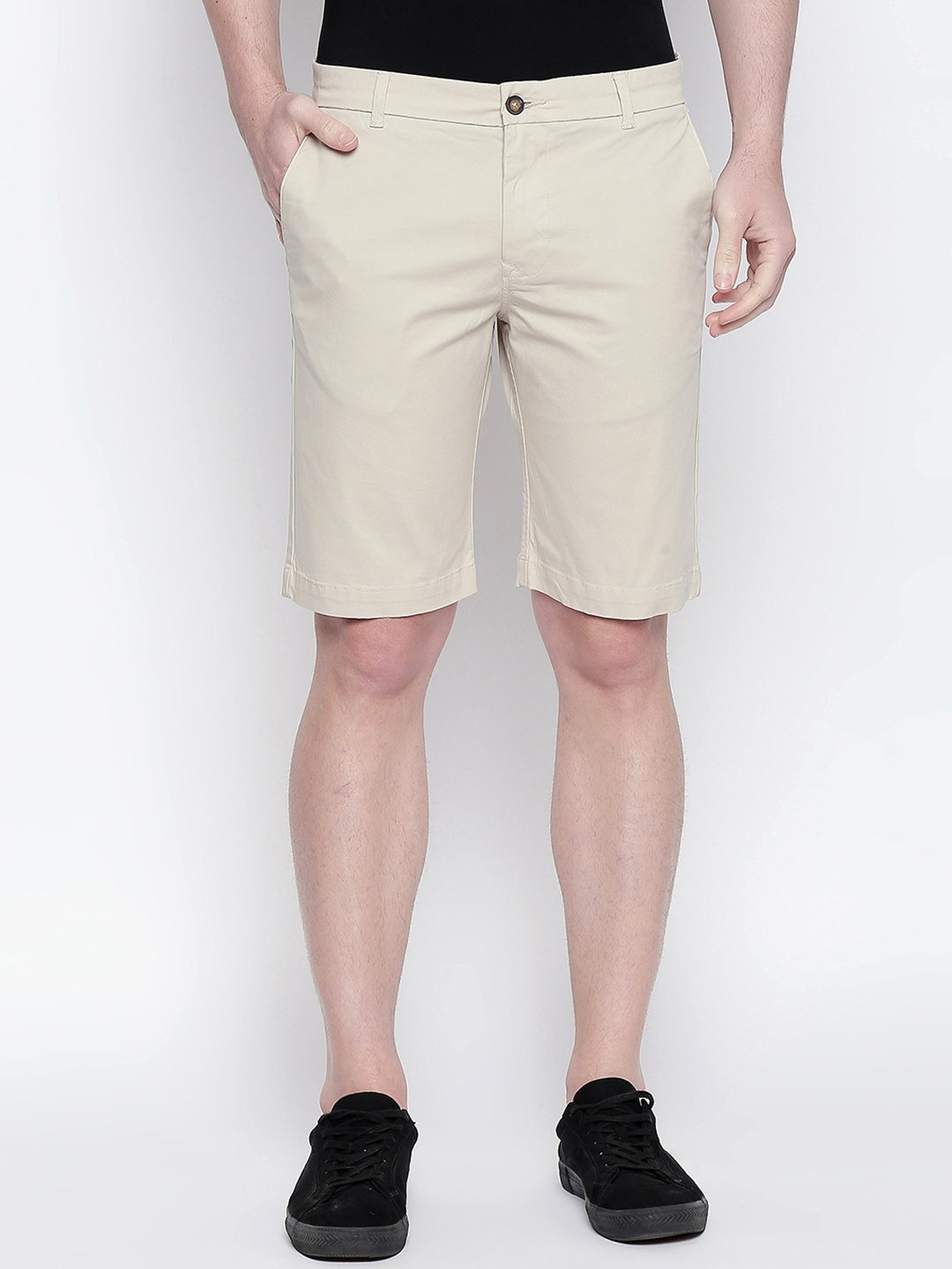 

Basics Men Beige Solid Regular Fit Regular Shorts