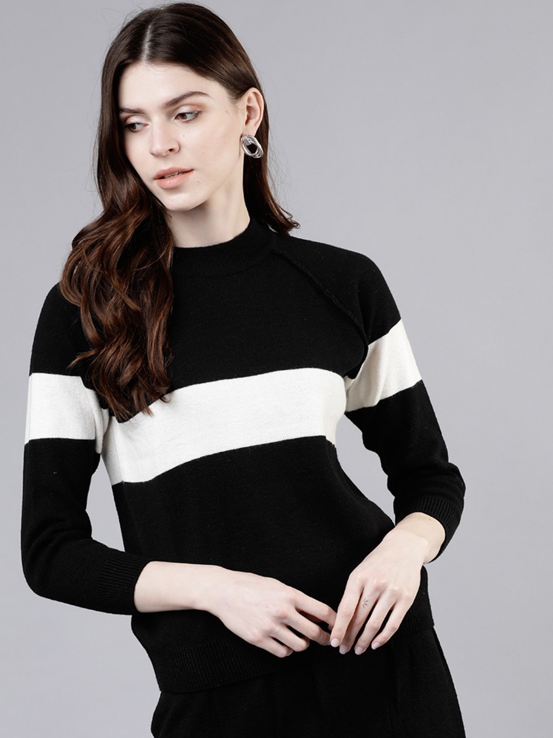 

Tokyo Talkies Women Black & White Colourblocked Pullover Sweater