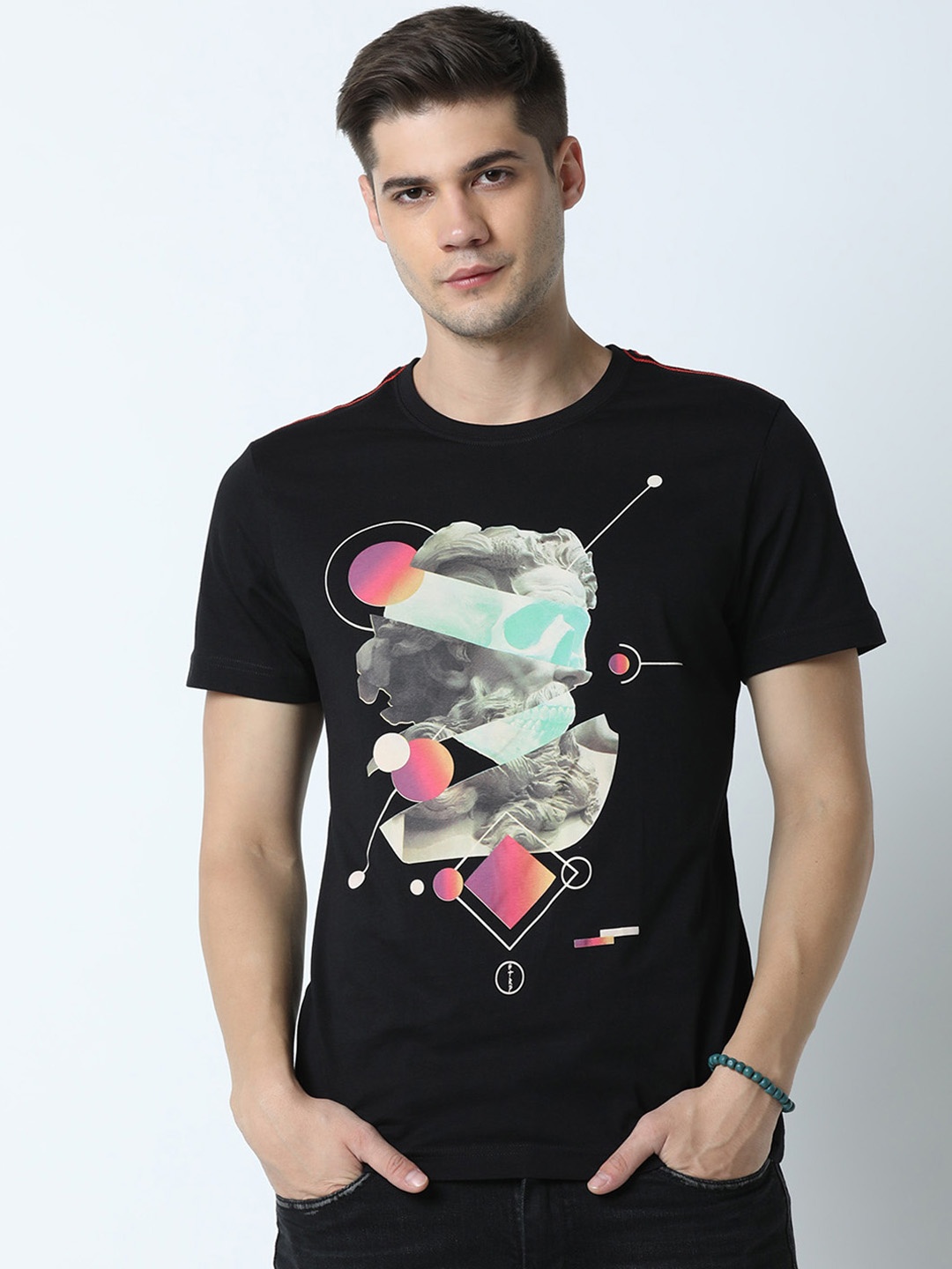

Huetrap Men Black Printed Round Neck T-shirt