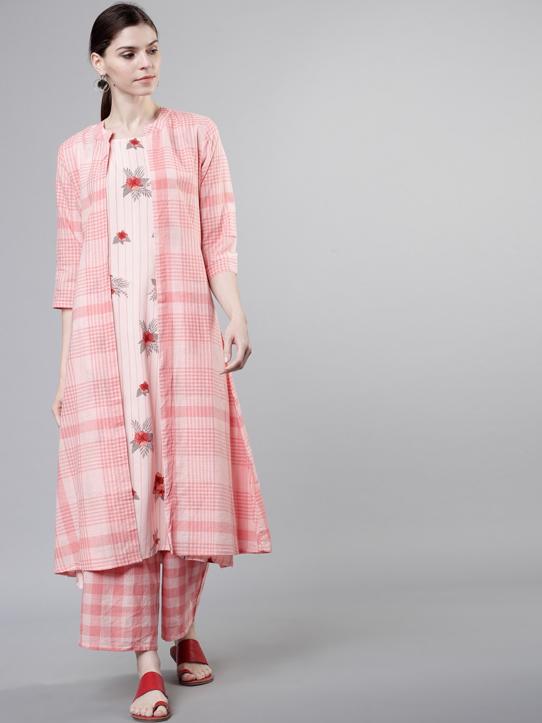 

Vishudh Women Pink & Off-White Checked A-Line Kurta with Shrug