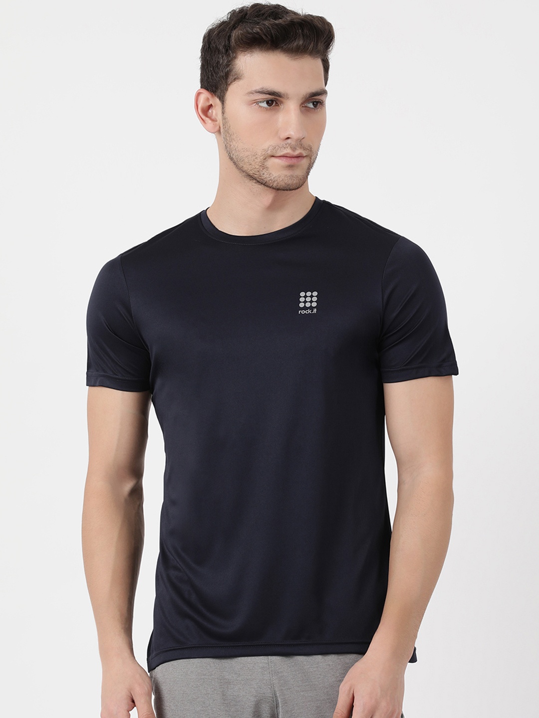 

rock.it Men Navy Blue Solid Round Neck T-shirt