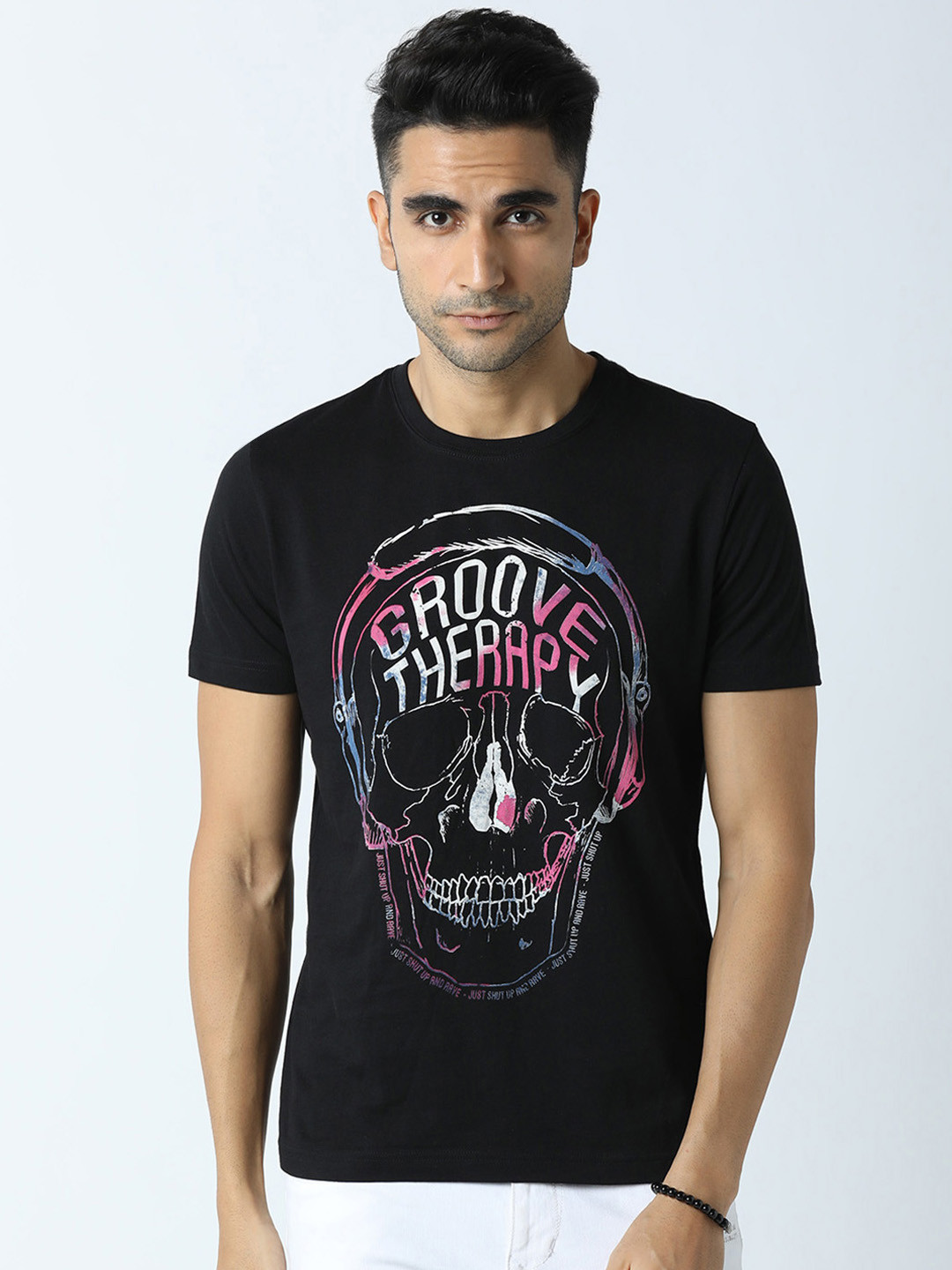 

Huetrap Men Black Printed Round Neck T-shirt