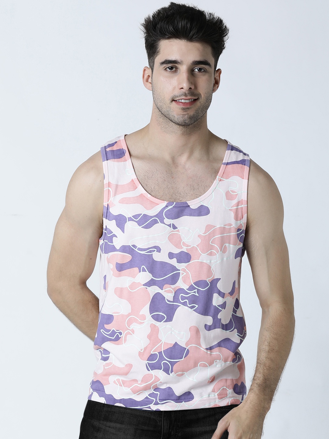 Huetrap Men Pink Printed Scoop Neck T-shirt
