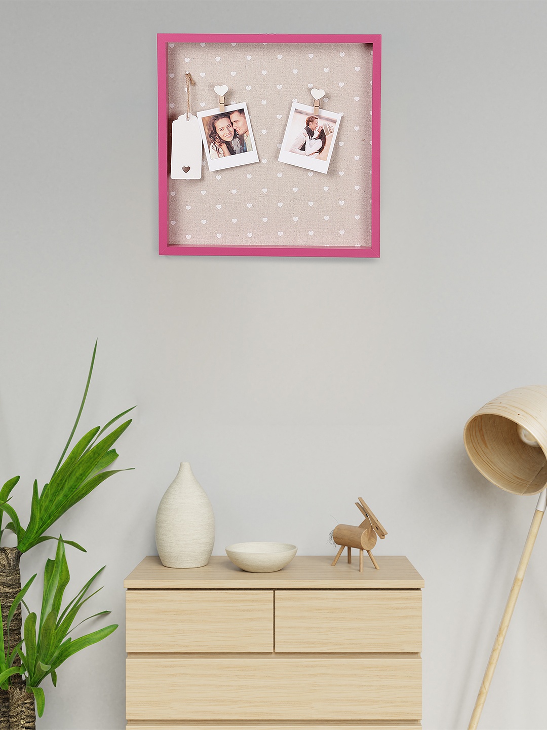

Chumbak Fuchsia Solid Collage Photo Frame With 2 Clips