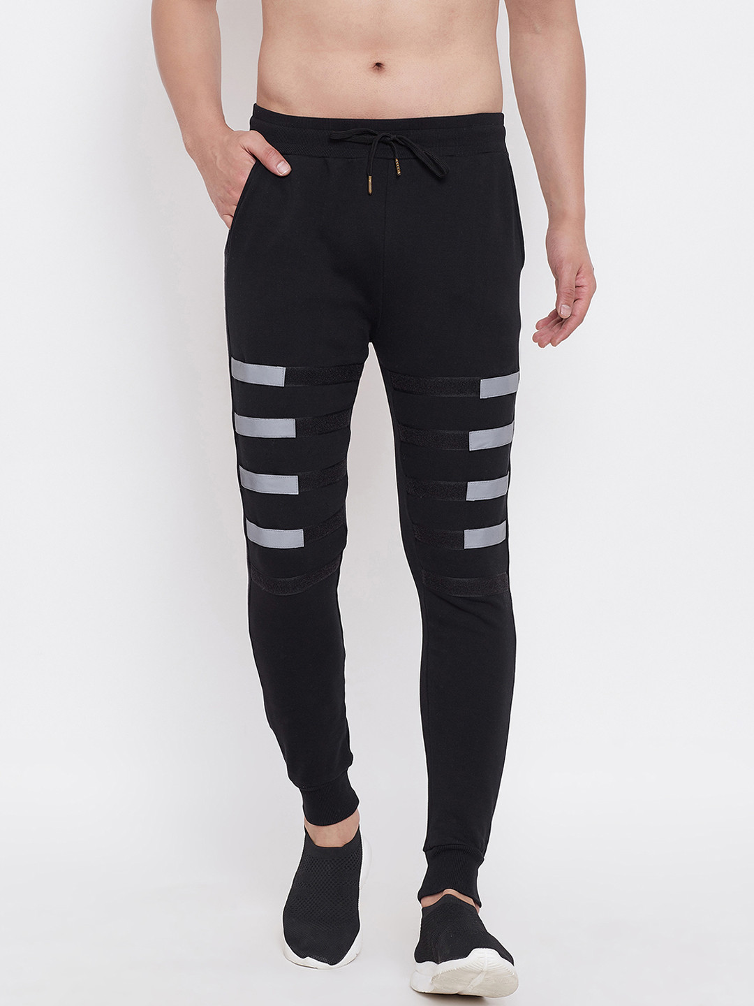 

FUGAZEE Men Black Solid Slim-Fit Joggers