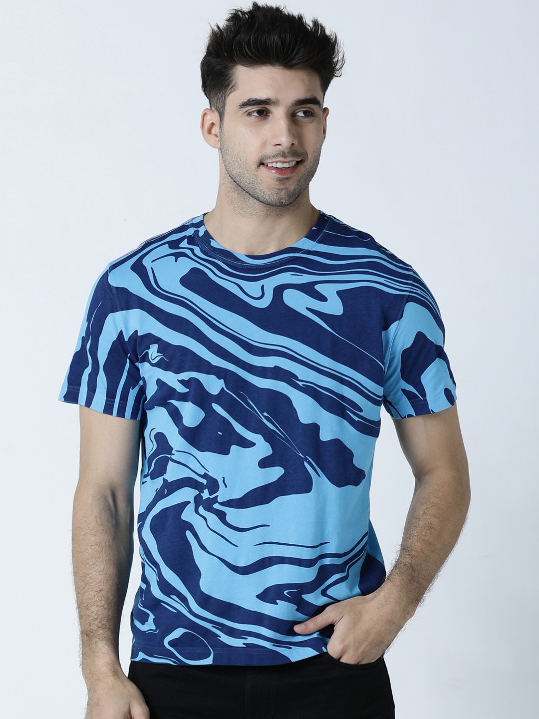

Huetrap Men Blue Printed Round Neck T-shirt