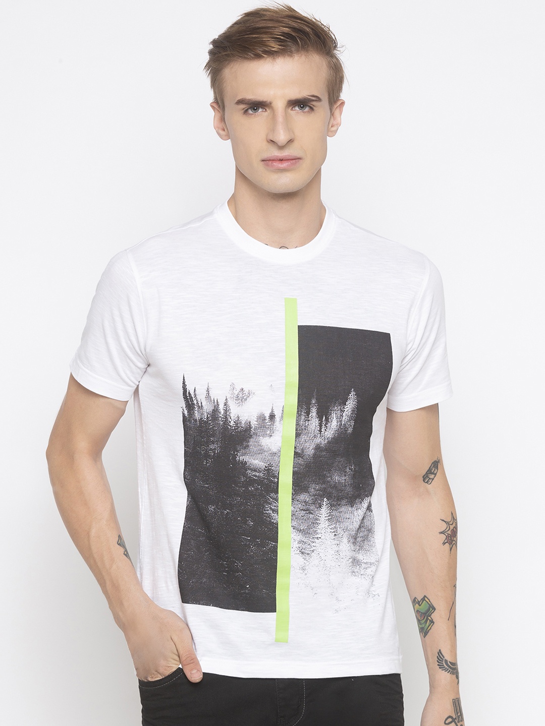 

Globus Men White & Black Printed Slim Fit Round Neck T-shirt