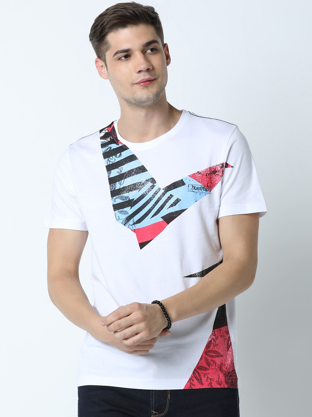 

Huetrap Men White & Black Printed Round Neck T-shirt