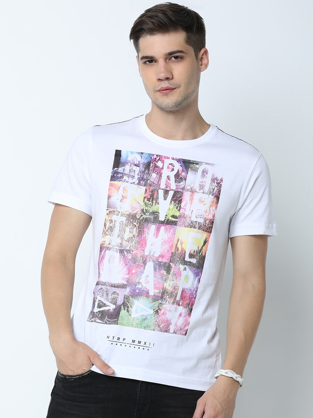 

Huetrap Men White & Pink Printed Round Neck T-shirt