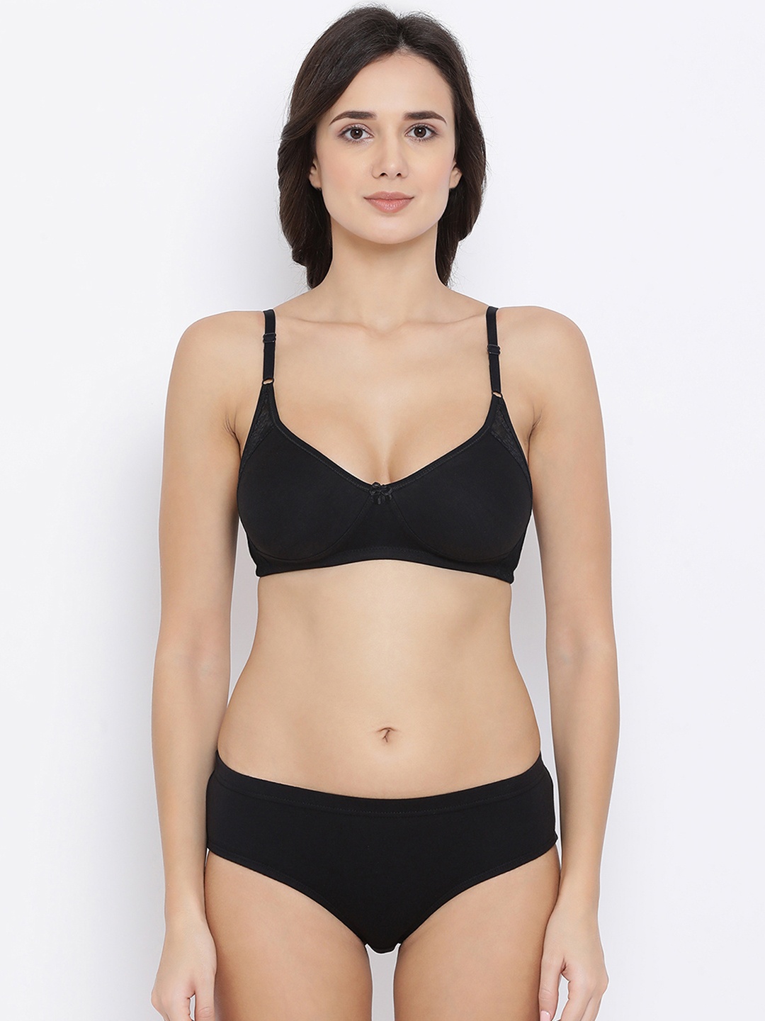 Clovia Women Black Solid Lingerie Set COMBP101632B