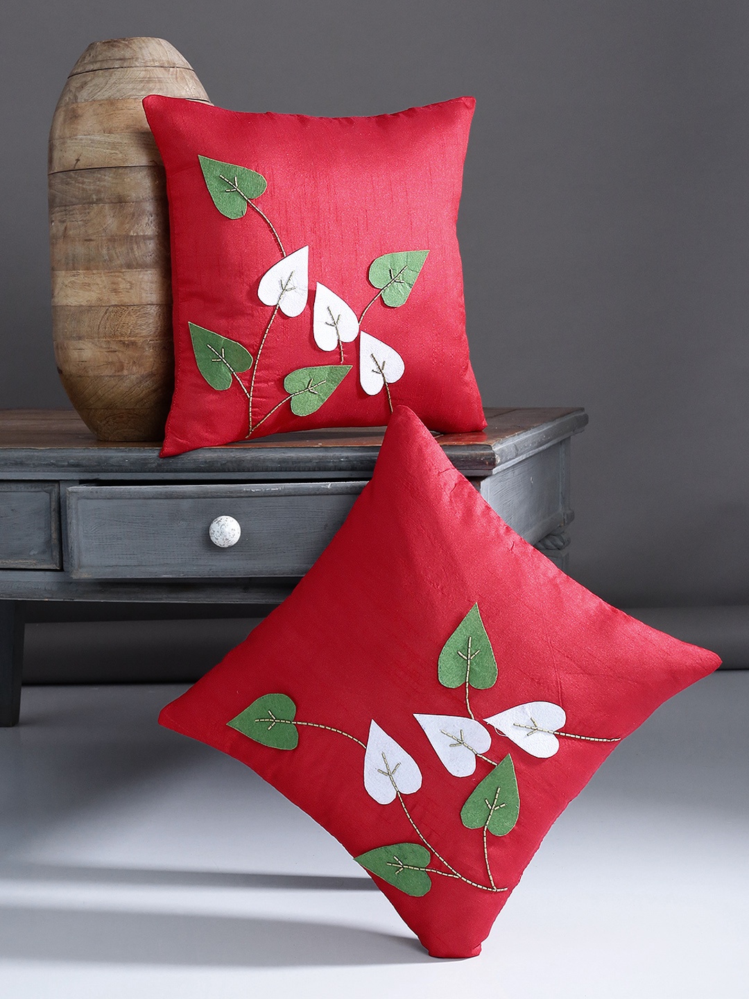 Alina decor Red Set of 2 Applique Square Cushion Covers