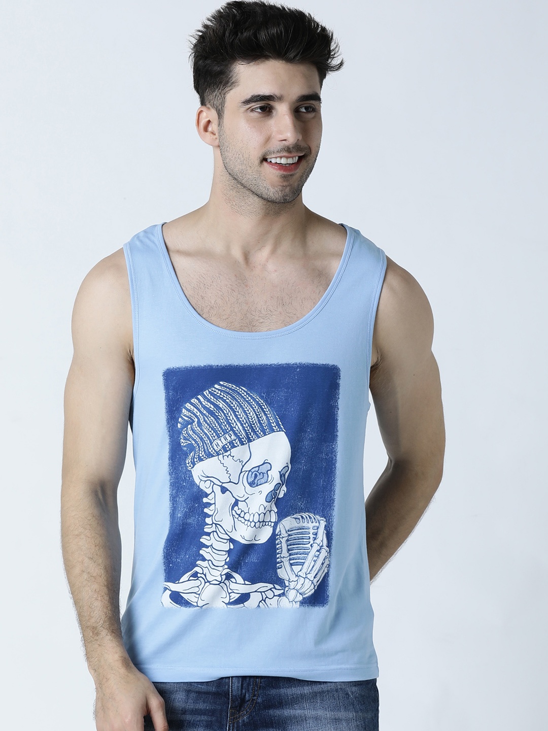 Huetrap Men Blue & White Printed Scoop Neck T-shirt